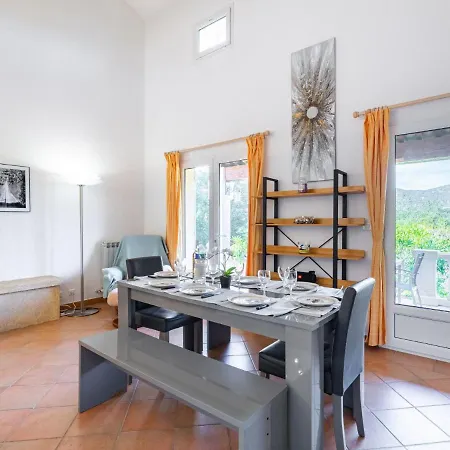 בית נופש Les 4 B By Interhome *